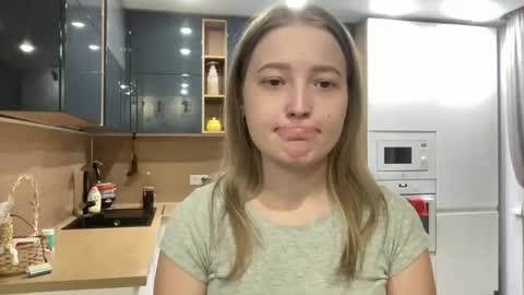 Sarah online show from September 16, 4:26 pm