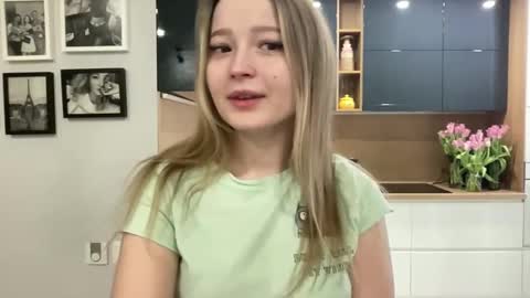 Sarah online show from March 12, 12:04 pm