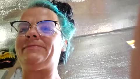 Chelseen online show from April 10, 5:19 pm