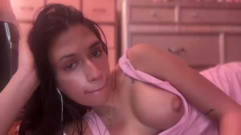 cherliecarmen online show from February 17, 8:27 pm