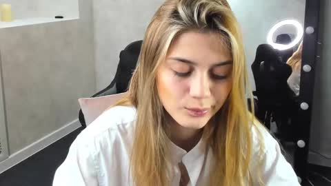 cherry_pr1ce online show from December 24, 10:28 pm