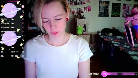 Snapshot of cherrybaby_0 chatting on December 23, 6:33 am cherrybaby_0 online show from December 23, 6:33 am