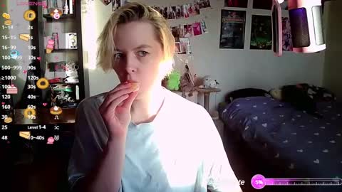 Snapshot of cherrybaby_0 chatting on December 20, 5:47 am cherrybaby_0 online show from December 20, 5:47 am