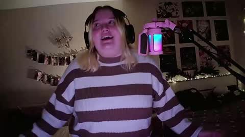 Snapshot of cherrybaby_0 chatting on December 30, 1:47 pm cherrybaby_0 online show from December 30, 1:47 pm