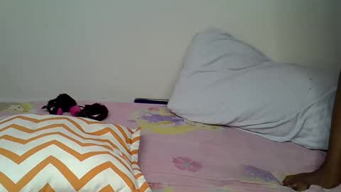 chibobo_ online show from December 17, 7:40 am