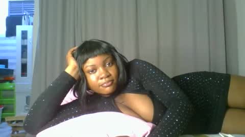 Queen online show from February 6, 2:09 pm