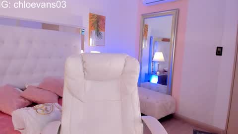 Chloe online show from November 25, 11:34 am