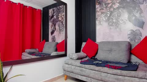 chloe_angells online show from September 18, 9:13 pm