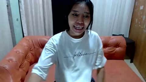 chloe and harlot online show from November 7, 9:37 am