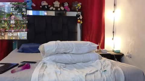 CHLOE online show from February 26, 9:18 pm