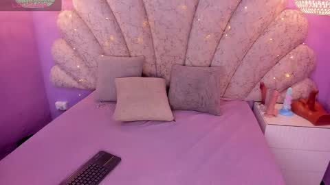   online show from February 28, 7:56 pm