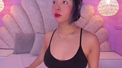   online show from February 4, 8:06 pm