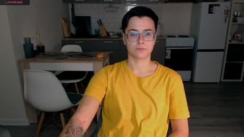 Eva and Sandra online show from December 14, 9:45 pm