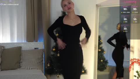 Snapshot of chloecoral chatting on December 12, 6:42 pm ChloeCoral online show from December 12, 6:42 pm