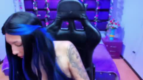 ChloeeThompson online show from March 6, 3:13 am