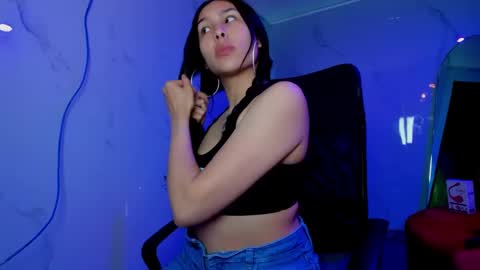 ChloeeThompson online show from September 9, 1:49 am