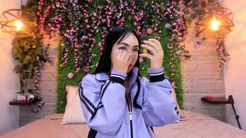 Chloe online show from December 17, 1:11 am