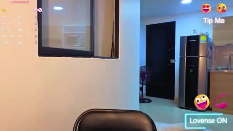 CHLOE PALMER online show from November 5, 1:44 am