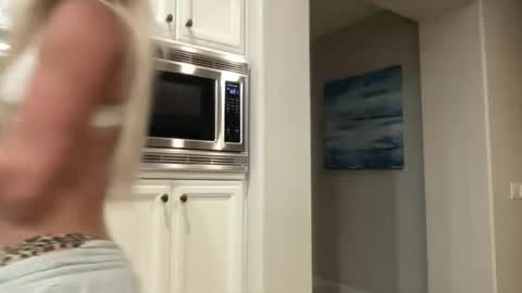 Chloe Babe online show from April 5, 2:43 am