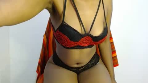 Snapshot of choco_sweee chatting on February 27, 6:07 am Maddie online show from February 27, 6:07 am
