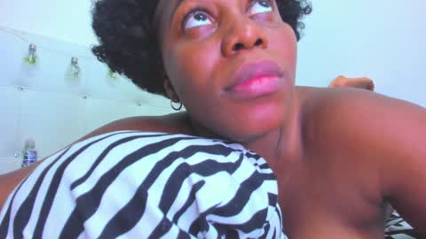 Snapshot of chocoo_dessert chatting on January 11, 9:15 am   online show from January 11, 9:15 am