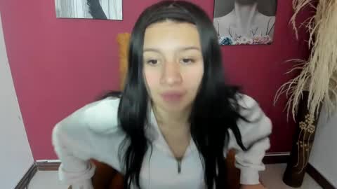  Laura  online show from January 31, 2:28 pm