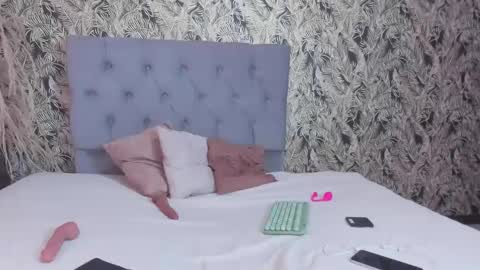  Laura  online show from March 1, 3:38 pm