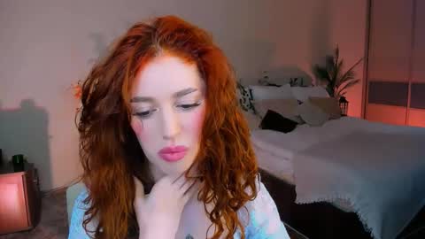christinaconteeree online show from November 24, 7:27 pm