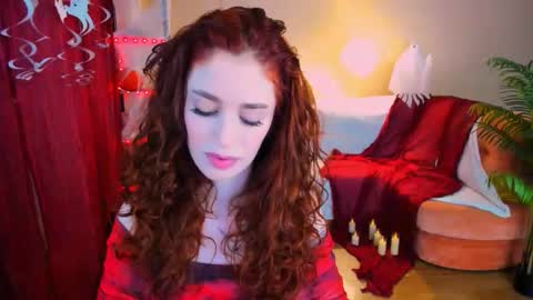 christinaconteeree online show from October 25, 1:30 pm