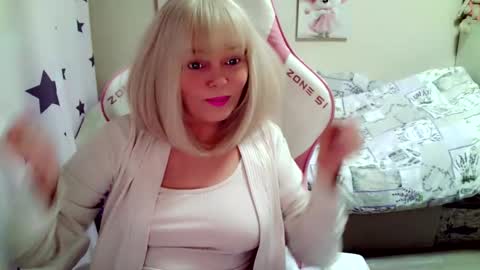 Snapshot of christirose chatting on October 5, 8:41 am Christi online show from October 5, 8:41 am