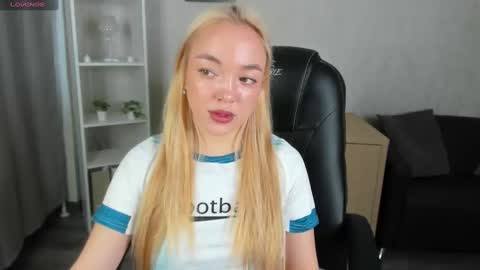 hristy3 online show from March 3, 6:31 am