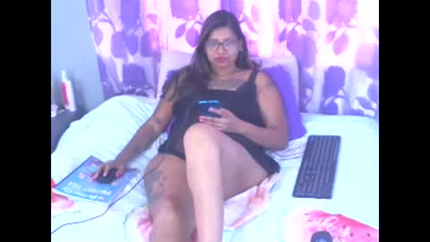 claudine valencia online show from January 26, 5:34 am