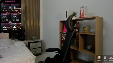 Snapshot of cleeoadams_ chatting on October 7, 4:17 am Cleo Adams online show from October 7, 4:17 am