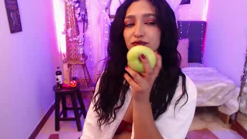 Snapshot of cleo_fox chatting on October 22, 12:26 am Cleo online show from October 22, 12:26 am