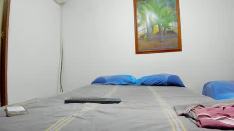 cleowhite_ online show from October 20, 6:11 pm