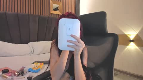 cleowhite_ online show from November 2, 4:27 am