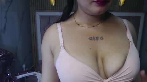 Clhoe online show from February 2, 8:30 pm