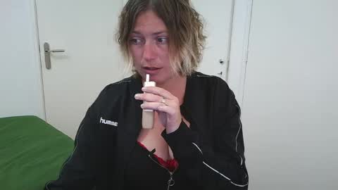 Syl  online show from April 10, 7:58 am