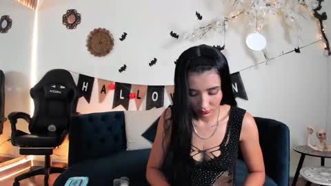 CLOE  online show from October 12, 3:53 am