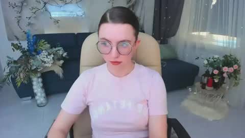 Molly online show from June 22, 5:15 am