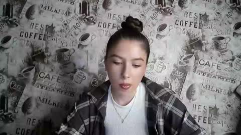 cocoberry1 online show from May 25, 8:30 pm