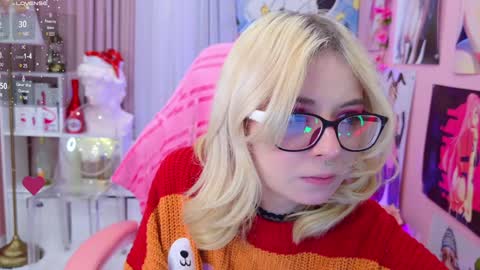 Mia online show from December 17, 10:43 pm