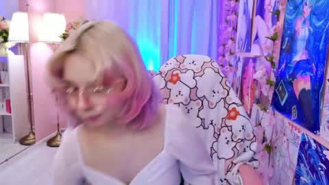 Mia online show from October 16, 3:14 pm