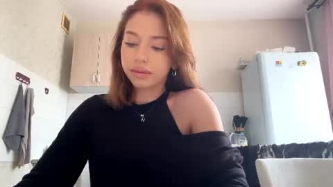 Lily online show from June 22, 3:25 am