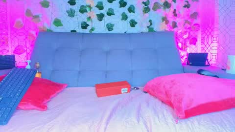 colett online show from September 22, 12:14 pm