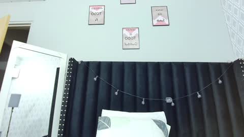  GRETCHEN  online show from January 25, 12:19 pm