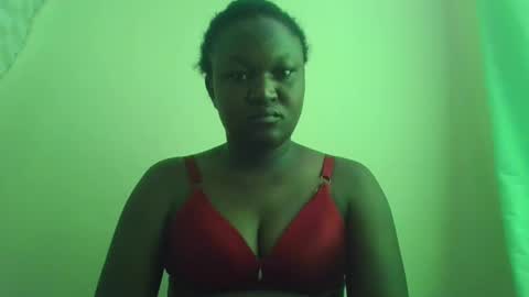 coolgirl001 online show from March 11, 8:41 am