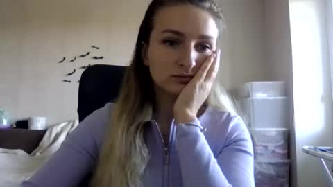 cora_fora online show from September 26, 8:12 am