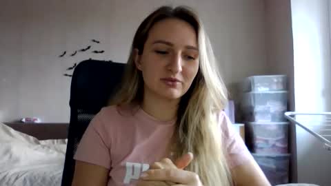 cora_fora online show from November 3, 10:41 am