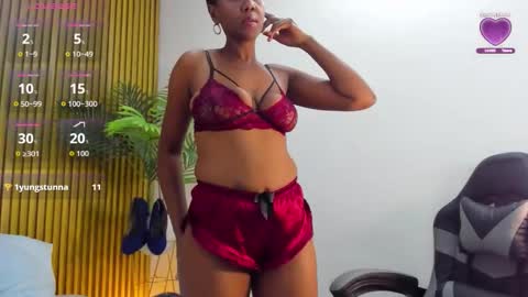 C O R A  L online show from October 17, 2:48 am